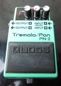 BOSS Tremolo / Pan PN-2