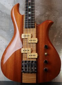 B.C. Rich Eagle Bass /  Natural