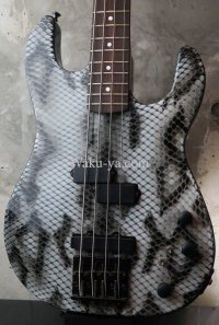 B.C. Rich USA Gunslinger Bass / Snake Skin