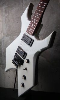 B.C. Rich Warlock Pearl White