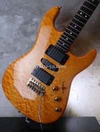 Valley Arts Custom Pro USA Quited Maple H-S-H / Natural Amber