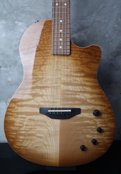 画像1: Tom Anderson Crowdster Quilted killer Maple Acoustic Electric / Natural sunburst (1)