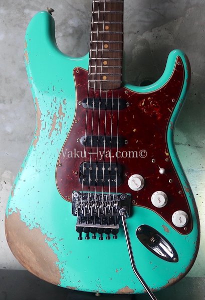 画像1: Fender Custom Shop '62 Stratocaster SSH Heavy Relic / FRT / Sea Foam Green  (1)